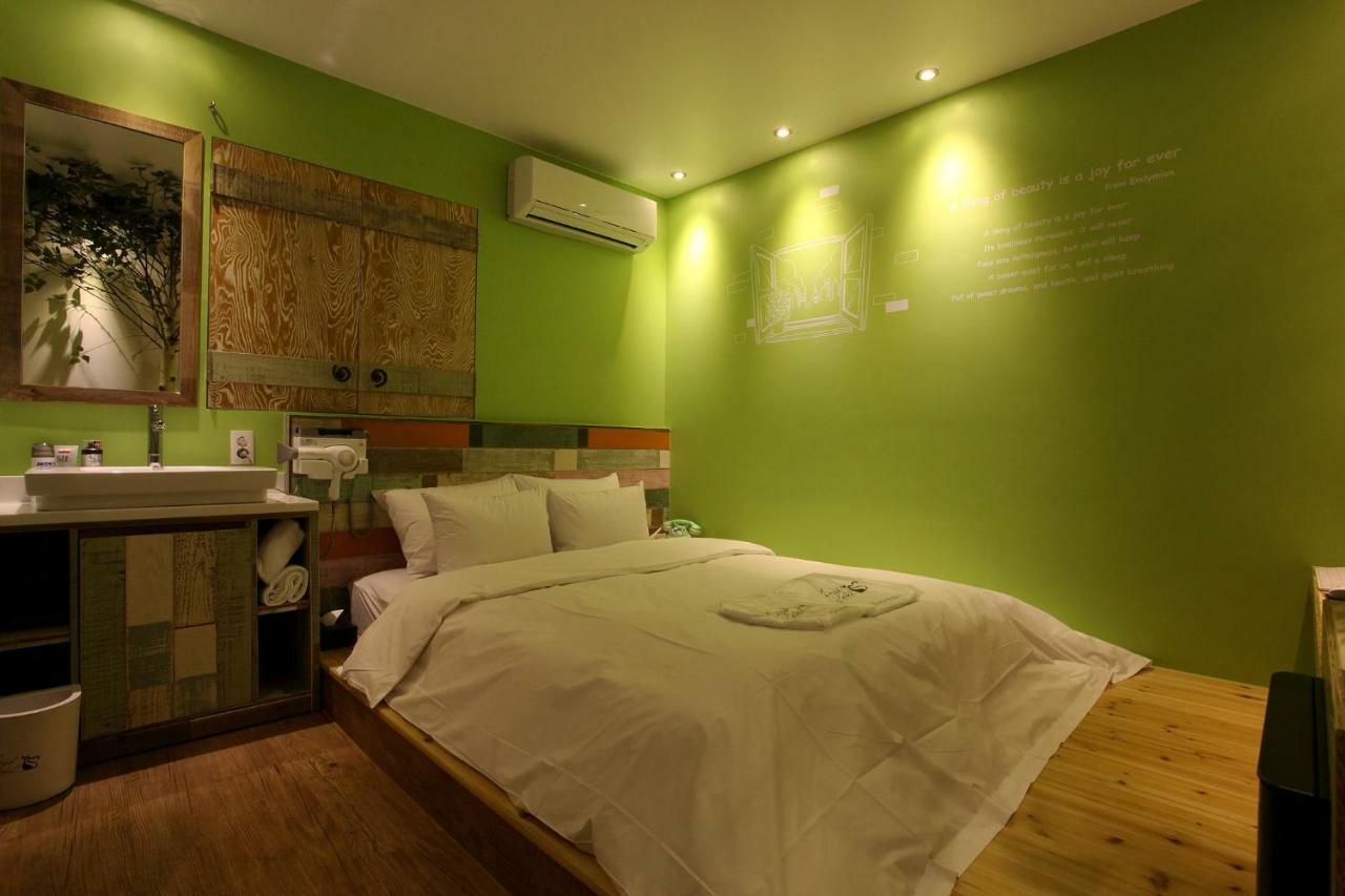 Lush Hotel Seoul Bagian luar foto